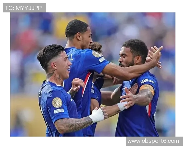 基多主帅坦言帕尔梅拉斯球场如同学校操场球队在对抗中遭遇全面压制