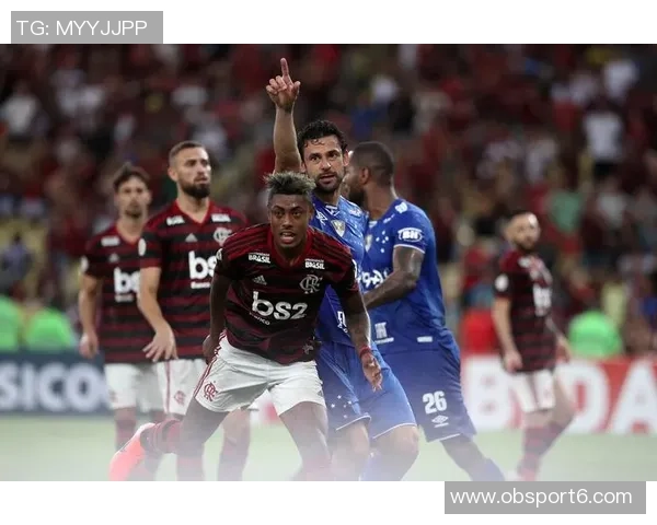 弗拉门戈夺解放者杯现场获颁2400万美元支票庆祝胜利